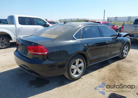 2015 Volkswagen Passat S z USA, uszkodzony, nr VIN 1VWAS7A36FC089366